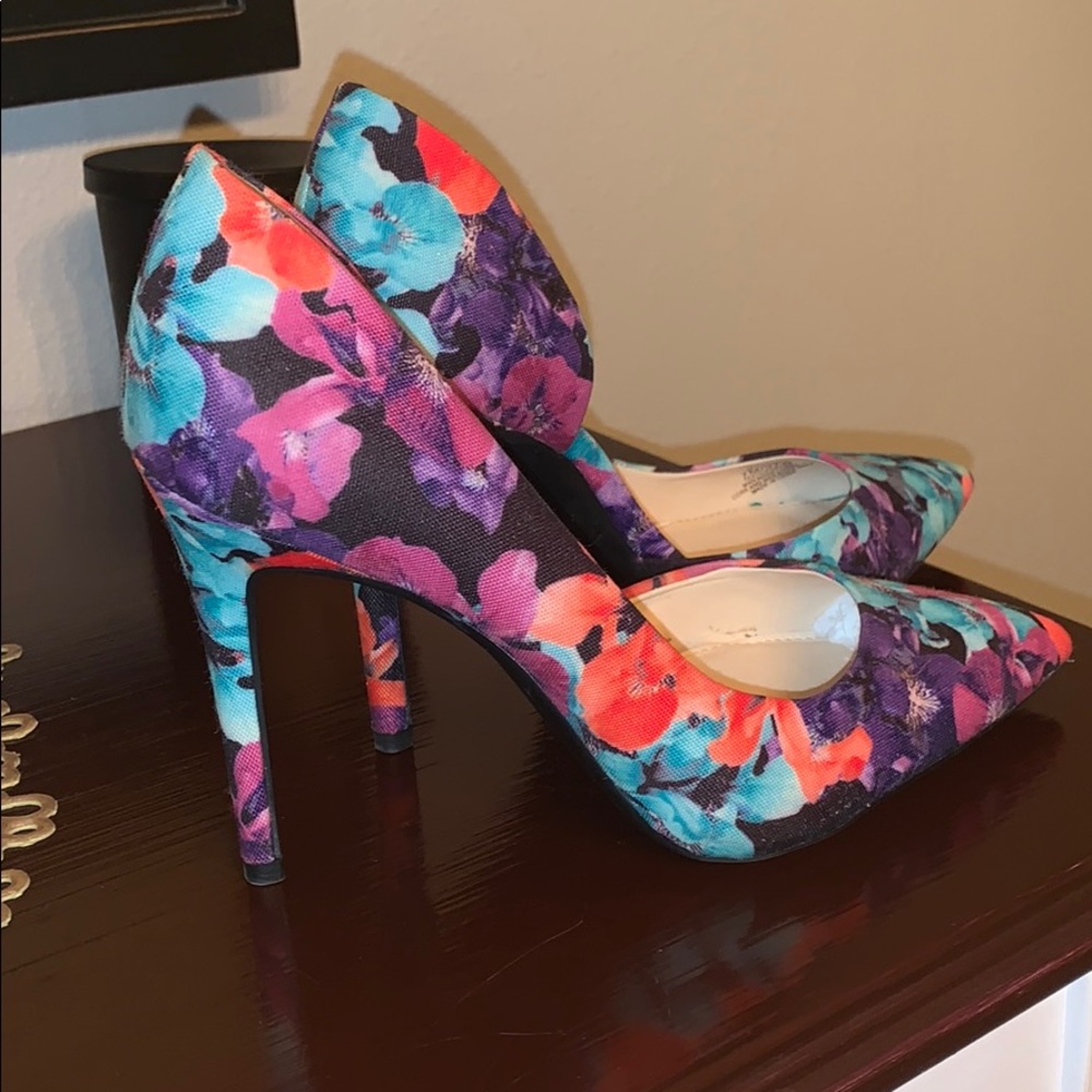 Jessica Simpson Floral Heel